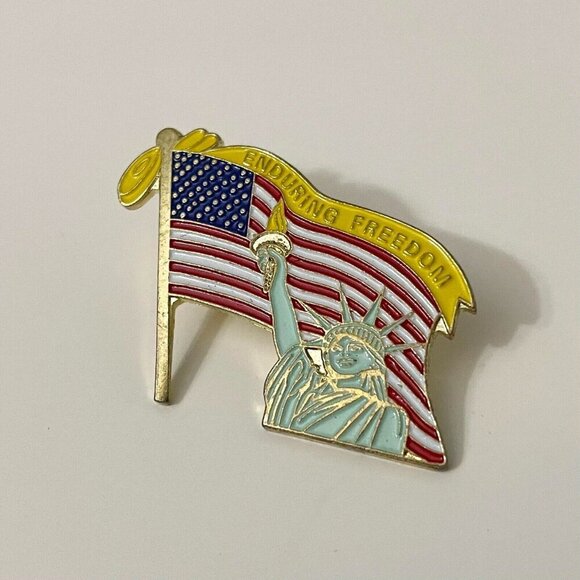 Vtg 2001 Enduring Freedom American Flag Statue Of Liberty Patriotic Lapel Pin - Picture 1 of 10